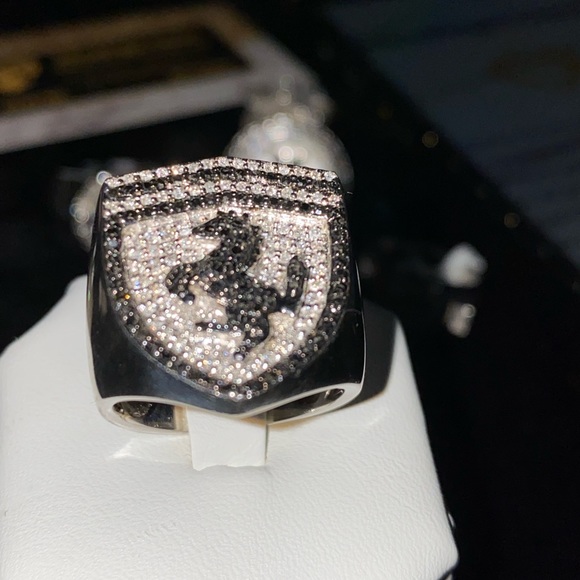 REAL DIAMOND Ferrari Ring exclusive collection only 1 made like it NO FAKE STONE - Picture 7 of 9